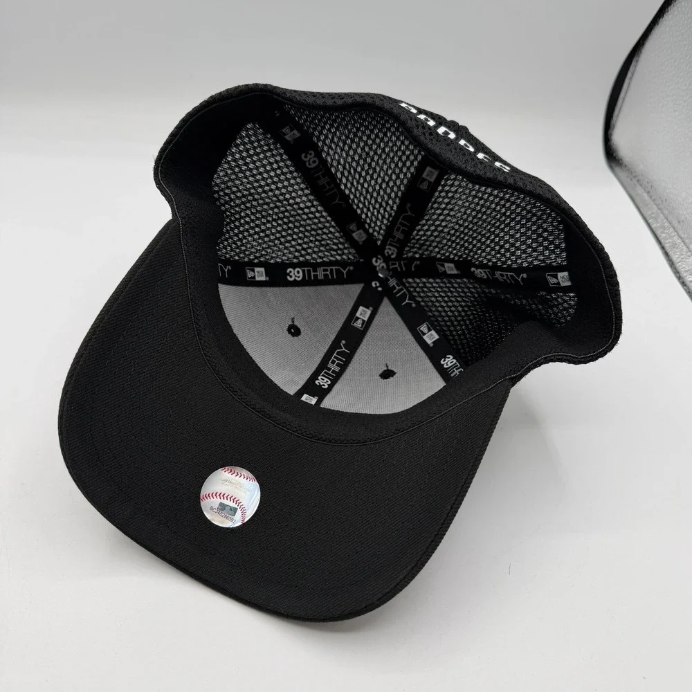 New Era‎ 39Thirty San Diego Padres Hat Cap S/M Black Mesh Back Stretch Flex Fit